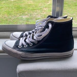 Converse high top/ chuck taylors